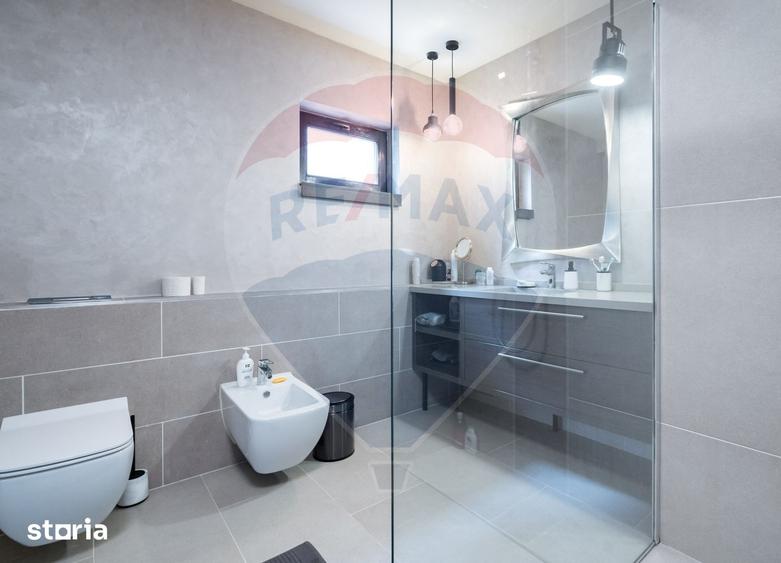 Casă cu 6 camere cu Teren 460 Mp în Dămăroaia