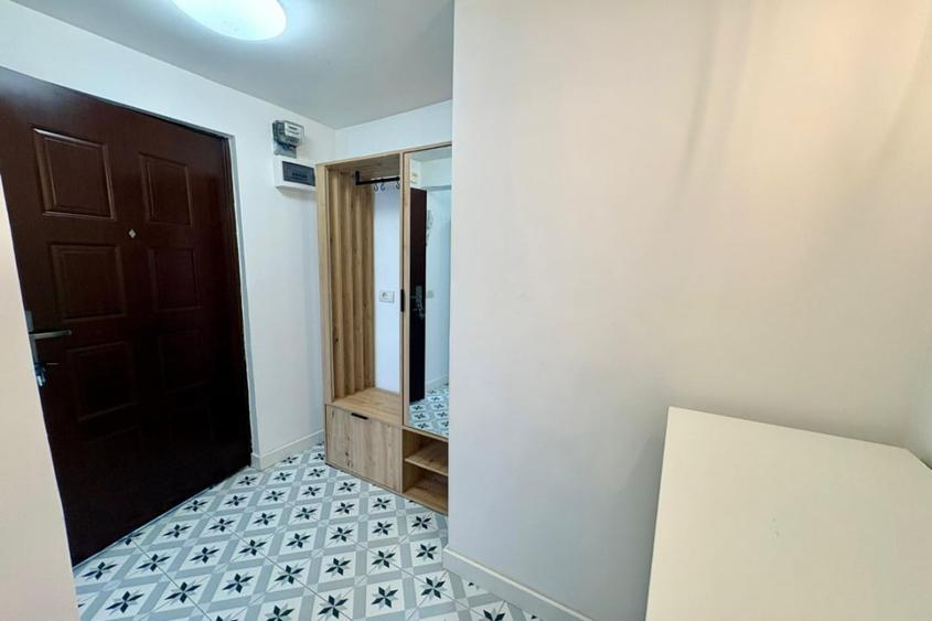 Apartament cu 2 camere semidecomandat, mobilat în Victoriei