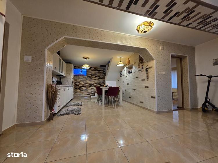 Casă cu 4 camere cu Teren 700 Mp în Central