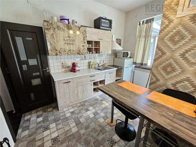 Investitie la cheie in zona centrala! 2 apartamente la casa, - 1