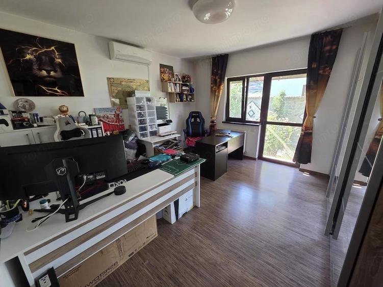 Casă cu 6 camere cu Teren 560 Mp în Central
