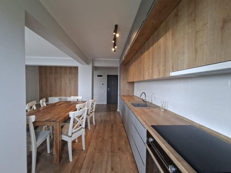 Apartament cu 3 camere decomandat, mobilat în Șelimbăr