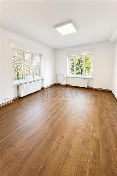 Apartament cu 3 camere decomandat în Ultracentral