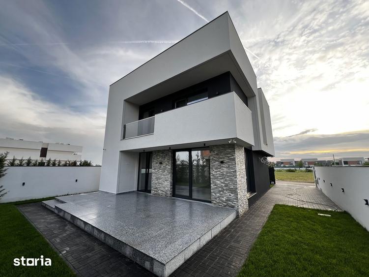 Casă cu 5 camere cu Teren 350 Mp în Central