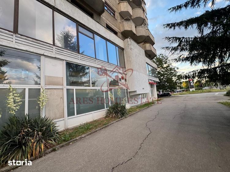 Spațiu comercial, de 1,260 mp, în Aradului