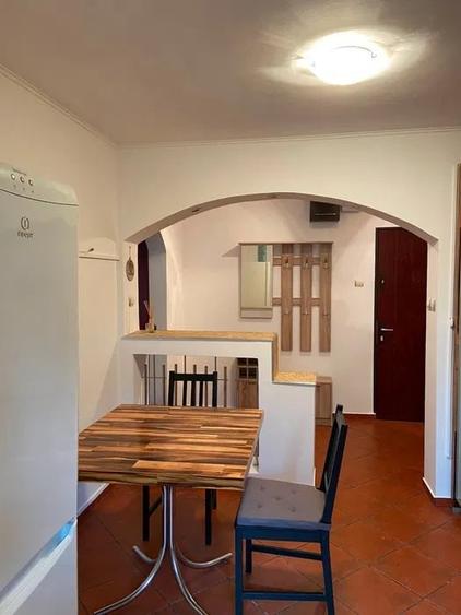Apartament cu 2 camere decomandat, mobilat în Crângași