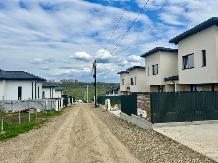 Casă individuală cu 4 camere cu Teren 250 Mp în Valea Lupului