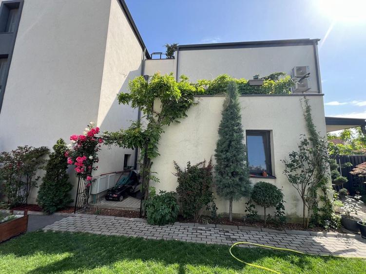Duplex cu 4 camere cu Canalizare în Pipera