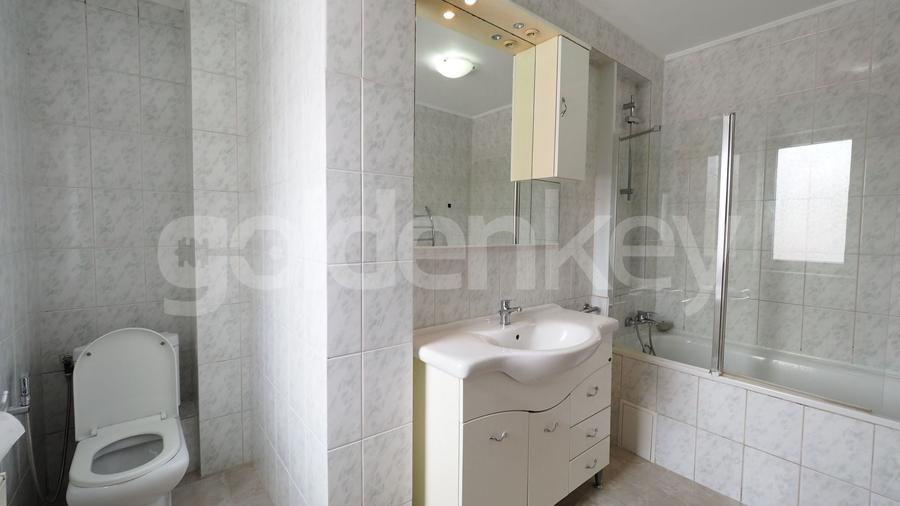 Duplex cu 4 camere cu Canalizare în Iancu Nicolae