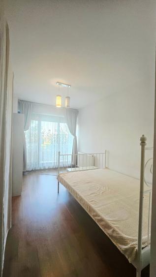 Apartament cu 3 camere semidecomandat în Străulești
