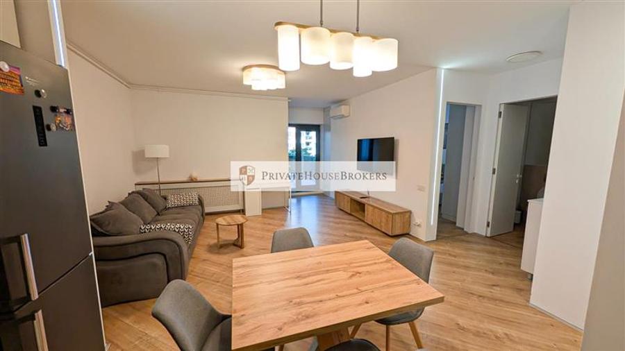 Apartament cu 3 camere semidecomandat, mobilat în Pipera