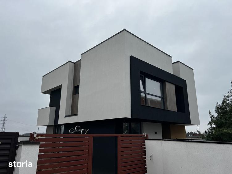 Casă cu 5 camere cu Teren 350 Mp în Central