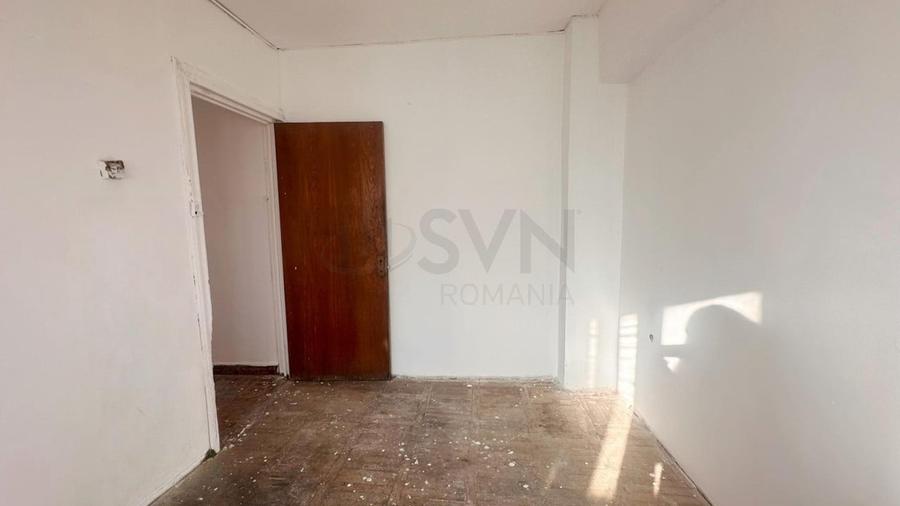 Apartament cu 4 camere decomandat în P-ța Romană