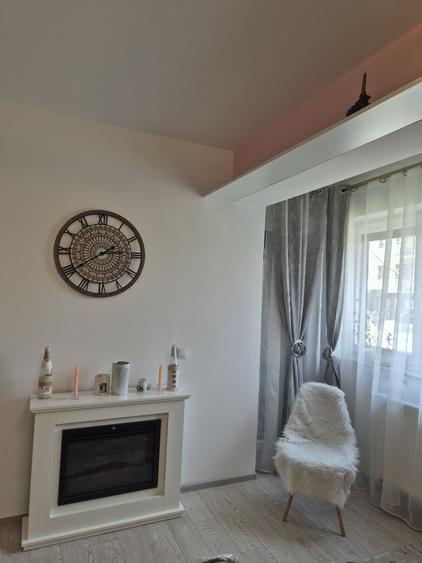 Apartament cu 3 camere decomandat în Exterior Vest