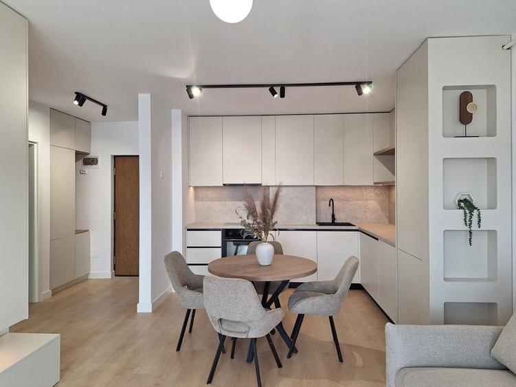 Apartament cu 2 camere semidecomandat în Florești