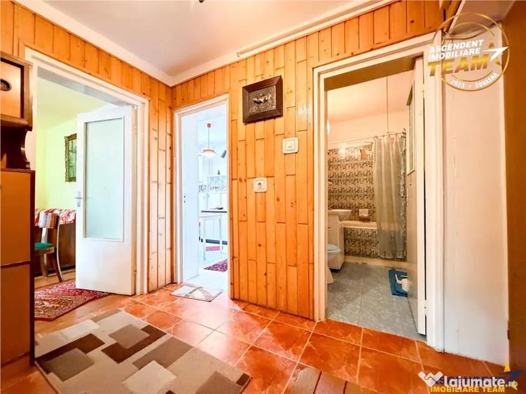 Apartament cu 3 camere decomandat în Central