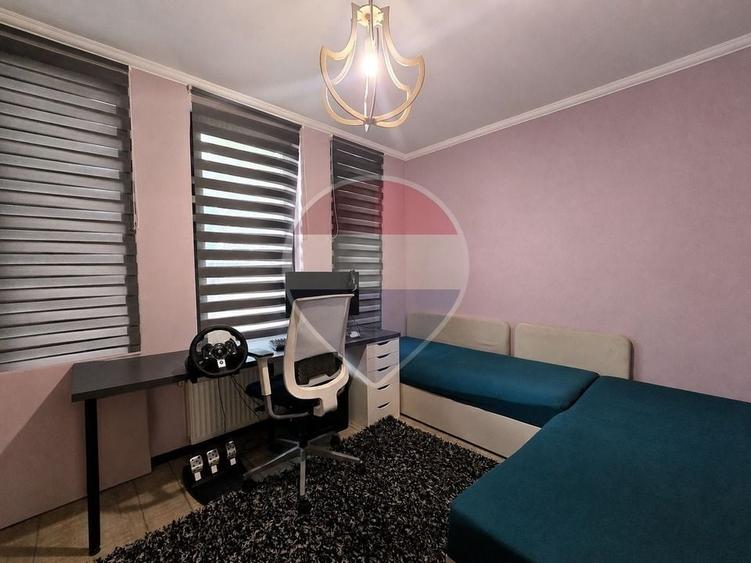 Casă individuală cu 5 camere cu Teren 338 Mp în Florești