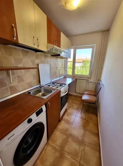 Apartament cu 2 camere semidecomandat, mobilat în Olimpia-Stadion