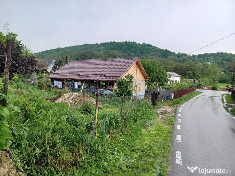 Casă cu 3 camere în Valea