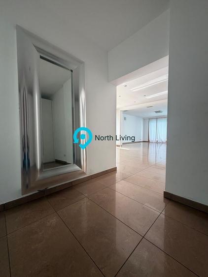 Duplex cu 6 camere cu Canalizare în Central
