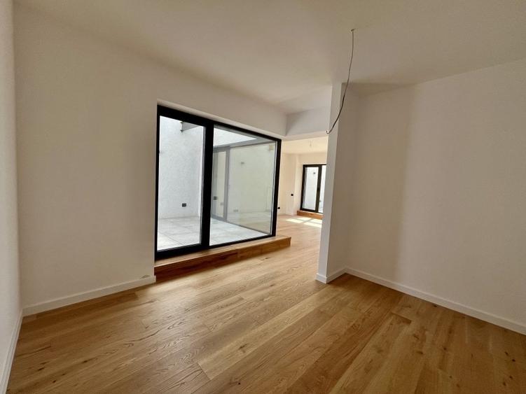 Vila noua finalizata, S+P+2, 6 camere,331mp, Pipera, parcare subterana 2 masini - 11