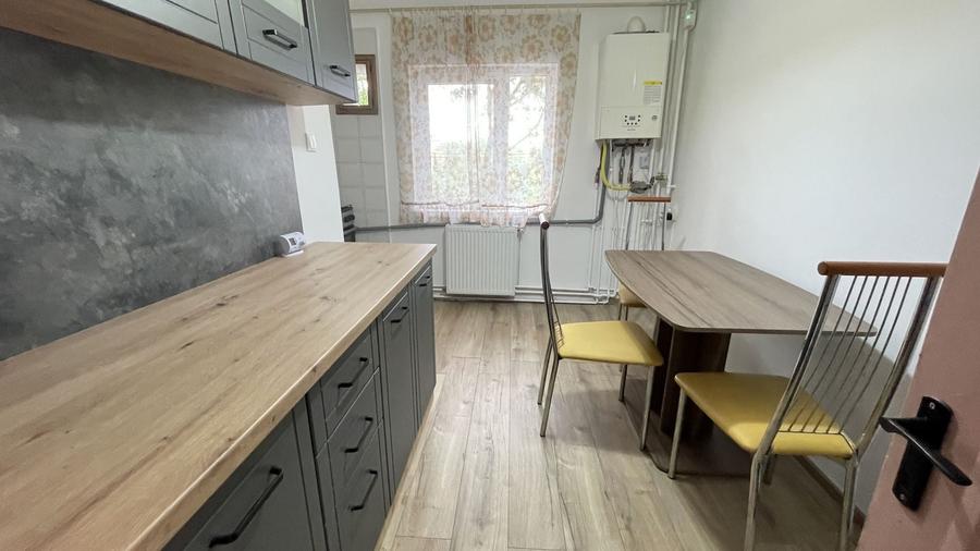 Apartament cu 2 camere decomandat, mobilat în Bucovina