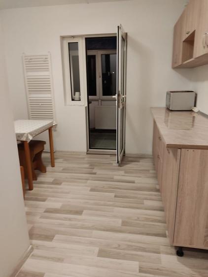 Apartament cu 3 camere decomandat în Gorjului
