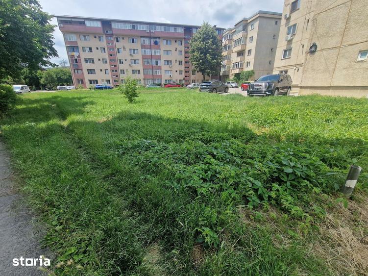 Teren de 892 mp, în Central