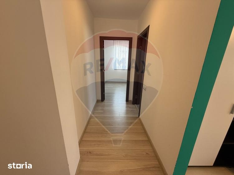 Apartament cu 3 camere decomandat, mobilat în Florești