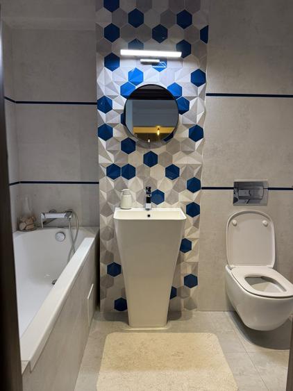 Apartament cu 3 camere decomandat în Uverturii