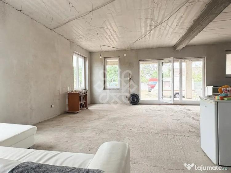 Casă cu 4 camere cu Teren 745 Mp în Central