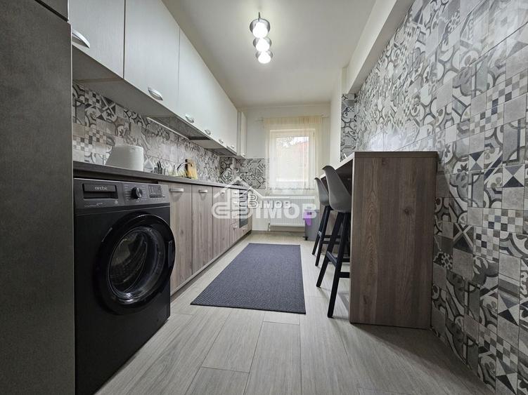 Apartament cu 2 camere decomandat, mobilat în Micro 3
