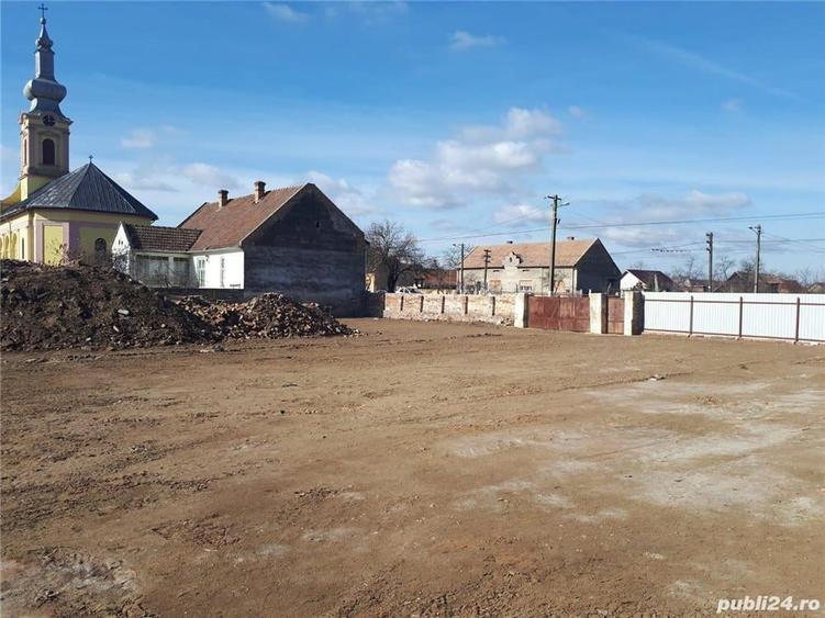 Teren de 2900 mp, în Secusigiu