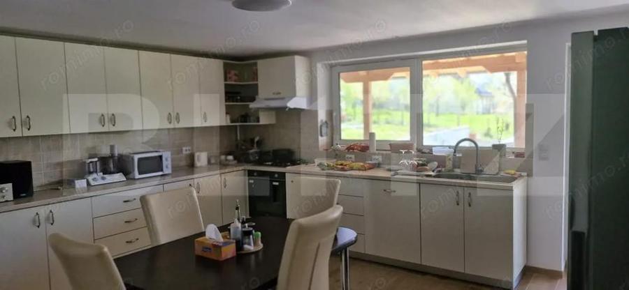 Casă cu 2 camere cu Teren 1000 Mp în Central