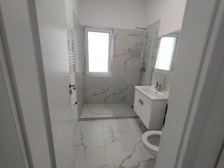Apartament cu 2 camere semidecomandat în Neptun