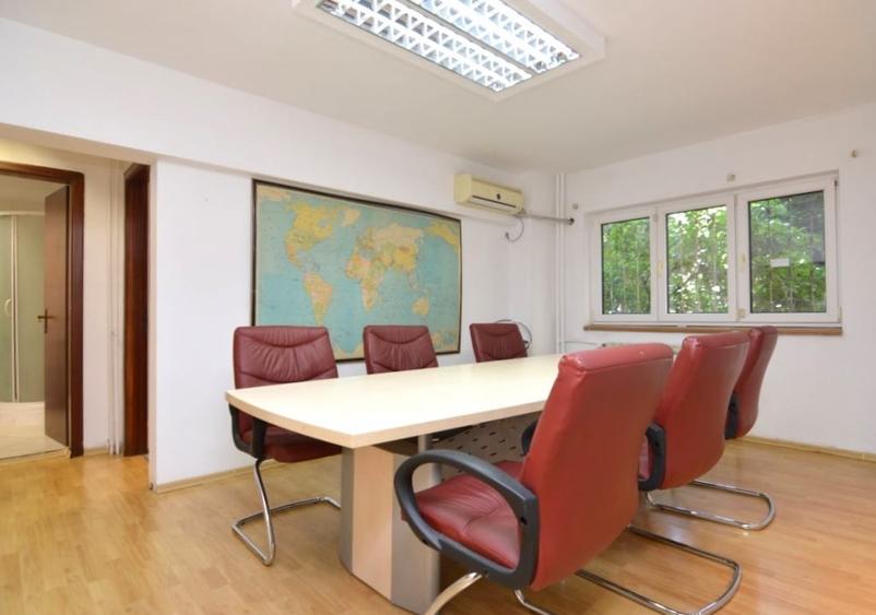 Apartament cu 2 camere semidecomandat, mobilat în 13 Septembrie