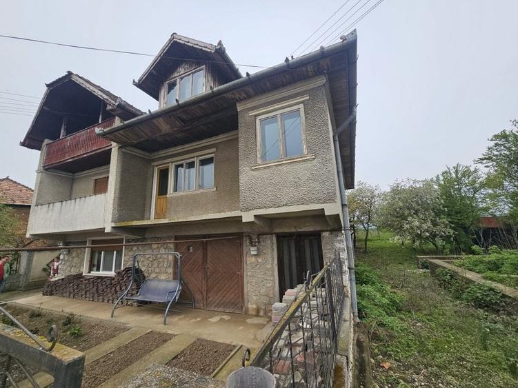 Duplex cu 5 camere cu Teren 1500 Mp în Șibot