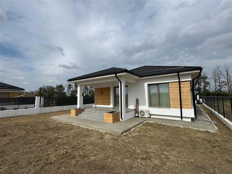Casă individuală cu 4 camere cu Teren 574 Mp în Exterior Nord