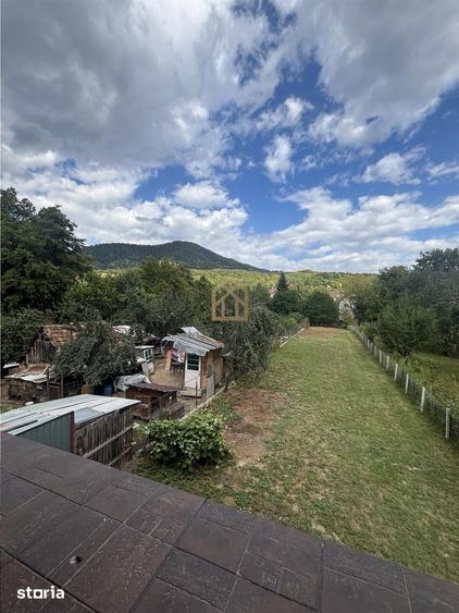 Casă cu 4 camere cu Teren 1233 Mp în Valea Borcutului