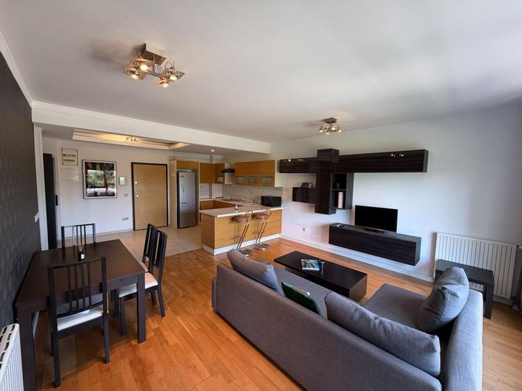 Apartament cu 2 camere decomandat, mobilat în Tei
