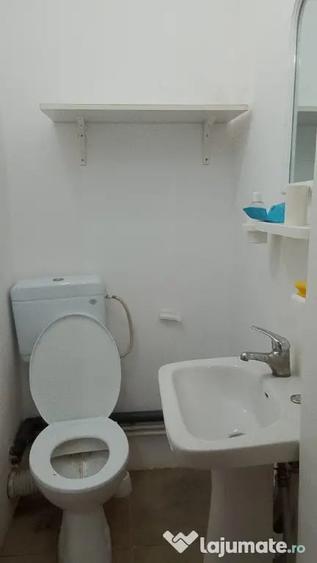 Apartament cu 3 camere decomandat în Universitate