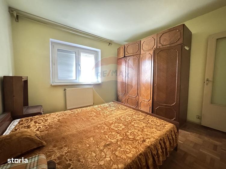Apartament cu 3 camere decomandat în Vitrometan
