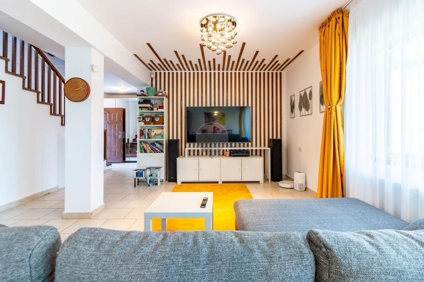 Casă individuală cu 5 camere cu Piscina în Tunari