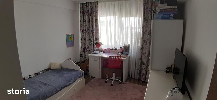 Apartament cu 3 camere în Dârste