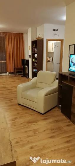Apartament cu 2 camere semidecomandat în 1 Decembrie