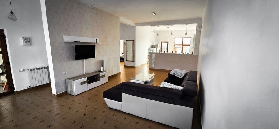 Casă cu 4 camere cu Teren 500 Mp în Exterior Vest