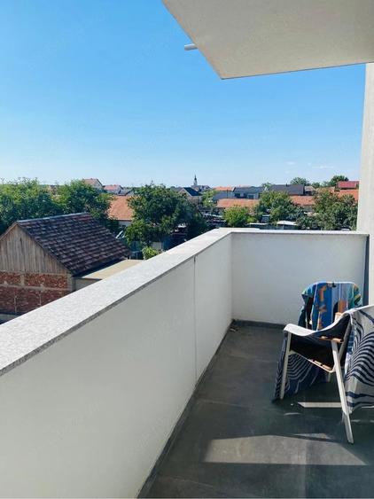 Apartament cu 2 camere decomandat în Giarmata