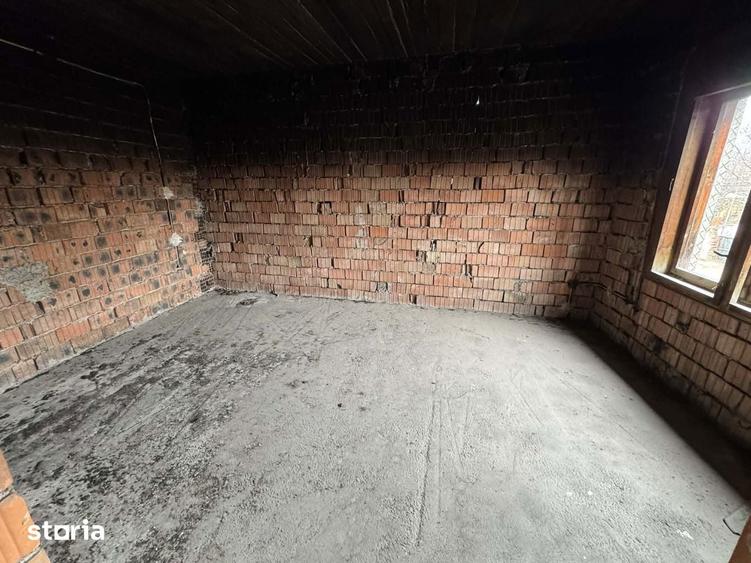 Casă cu 8 camere cu Teren 622 Mp în Titulescu