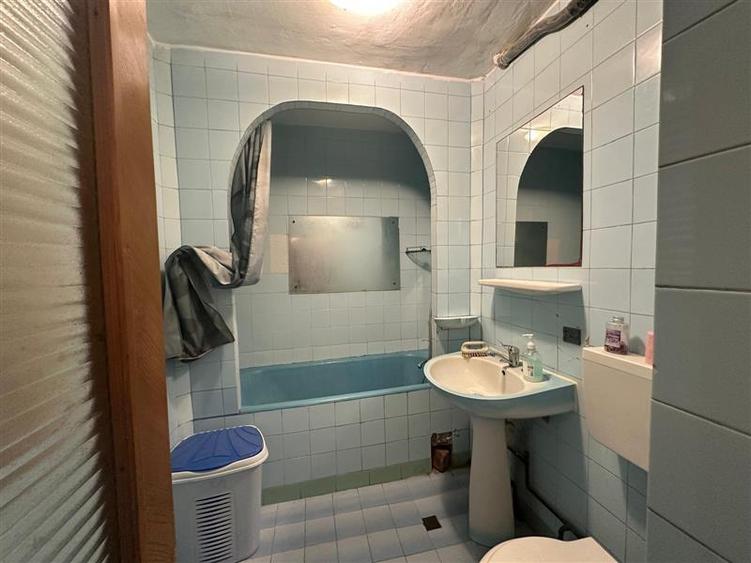 Apartament cu 3 camere decomandat, mobilat în Luncă