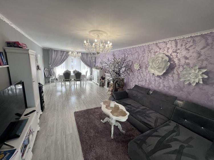 Casă cu 4 camere în Girișu de Criș